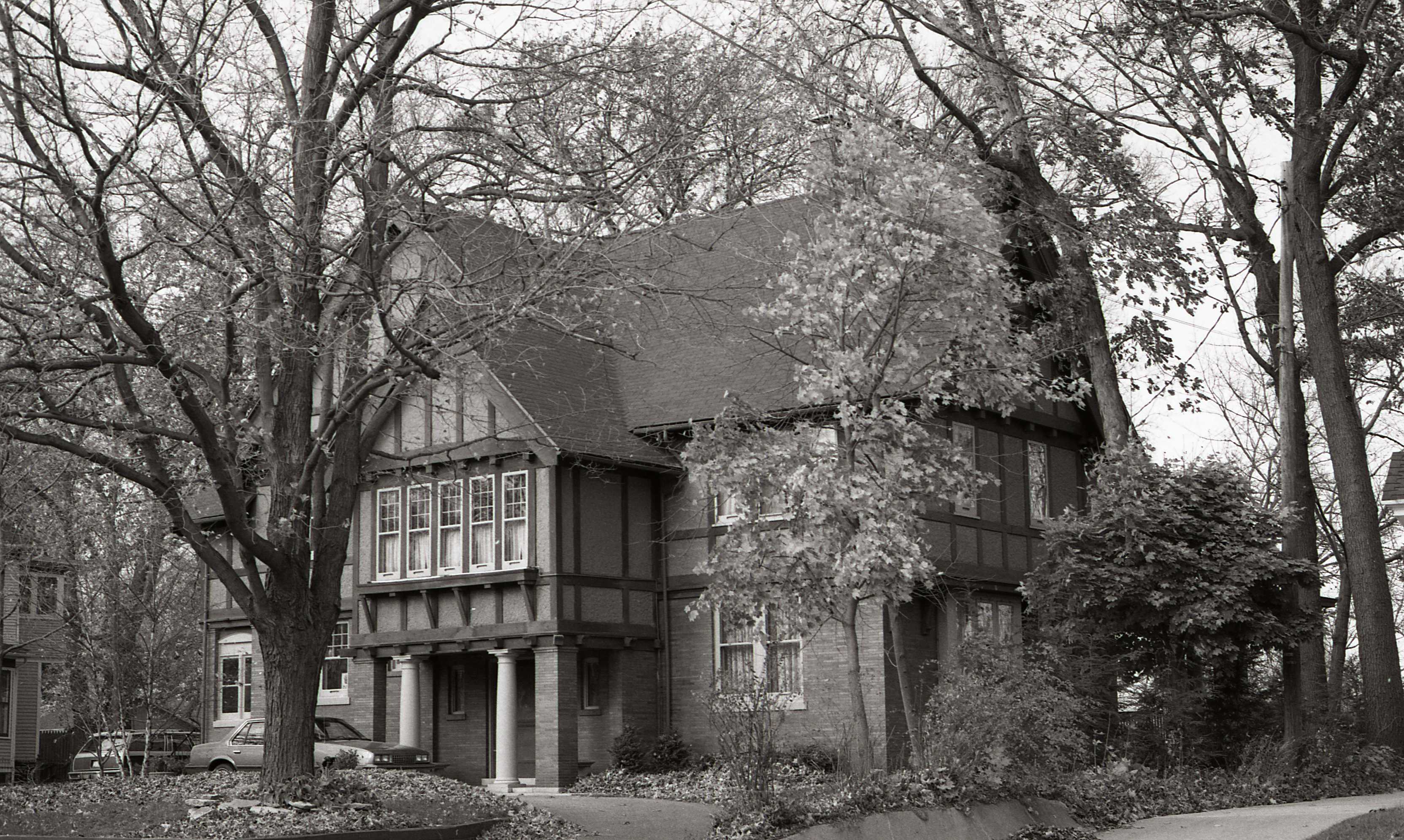 916 Riverside Drive